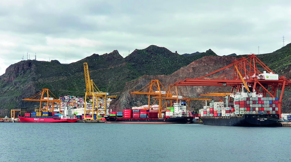 Puertos de Tenerife aplicará una ordenanza para reducir la contaminación atmosférica Puertos de Tenerife aplicará una ordenanza para reducir la contaminación atmosférica