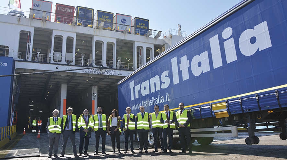 Valenciaport acoge el primer transporte intermodal de Europa mediante eCMR Valenciaport acoge el primer transporte intermodal de Europa mediante eCMR