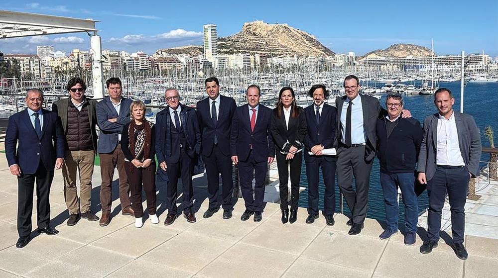 Cámara de Alicante se acerca a la comunidad portuaria con el proyecto de su nueva sede dentro del Puerto