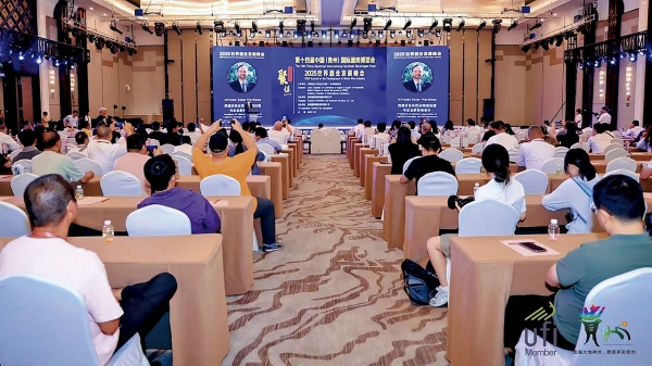 Alfredo Soler fue requerido por la Organización para que, en representación de los empresarios del sector logístico-portuario, ofreciera una visión de las ventajas del puerto de Valencia. $!Alfredo Soler fue requerido por la Organización para que, en representación de los empresarios del sector logístico-portuario, ofreciera una visión de las ventajas del puerto de Valencia.