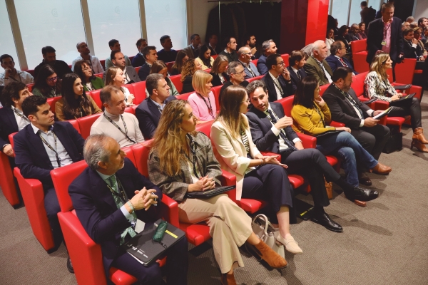 Transmodal ha celebrado su XVII edición mostrando la colaboración entre la Cámara de Álava y la Autoridad Portuaria de Bilbao. Foto J.P. $!Transmodal ha celebrado su XVII edición mostrando la colaboración entre la Cámara de Álava y la Autoridad Portuaria de Bilbao. Foto J.P.