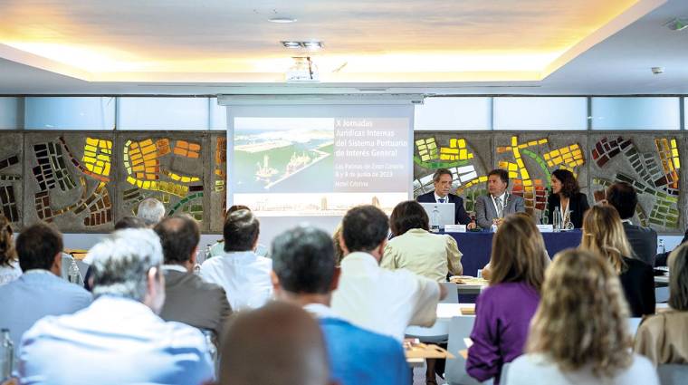 Más de 120 especialistas en las aplicaciones del derecho al ámbito portuario se han reunido en las jornadas.