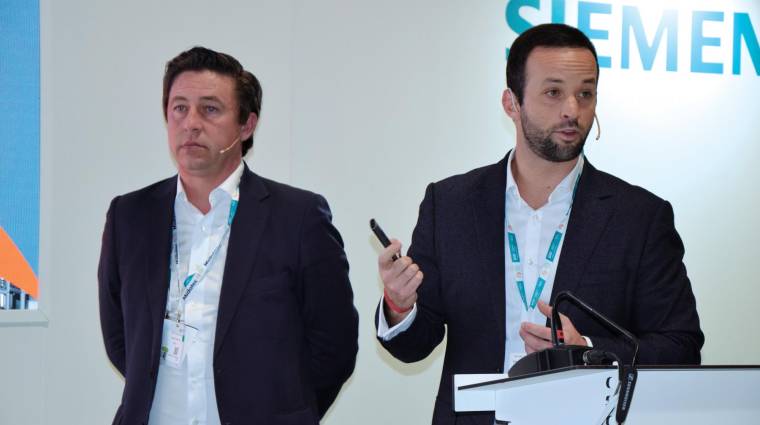 Ramón García, director general del CEL; y Romain Cical, Supply Chain Director en NTT DATA, durante la presentación del estudio. Foto B.C.