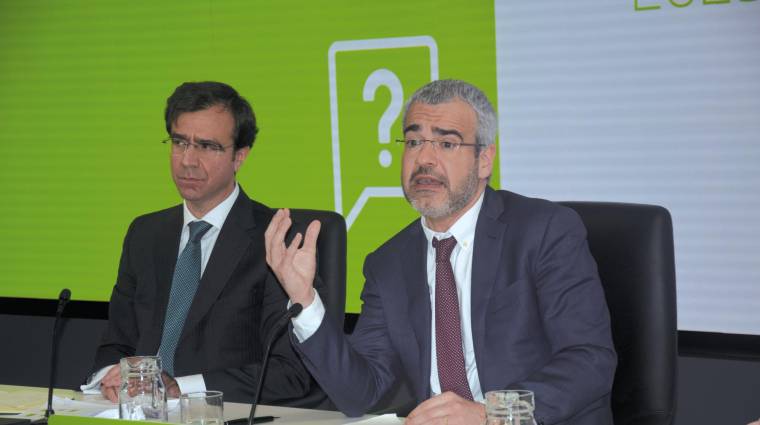 Maurici Lucena, presidente de Aena (derecha), junto a Ignacio Castejón, director Financiero. Foto M.J.