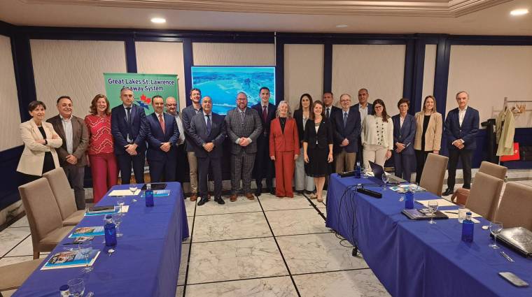 Representantes de la delegación estadounidense departieron con los miembros de la AP de Bilbao, UniportBIlbao y de la comunidad portuaria bilbaína. Foto J.P.