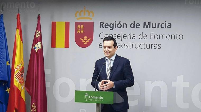 El consejero de Fomento e Infraestructuras, José Manuel Pancorbo, durante la rueda de prensa para informar sobre las infraestructuras pendientes en la Región de Murcia.