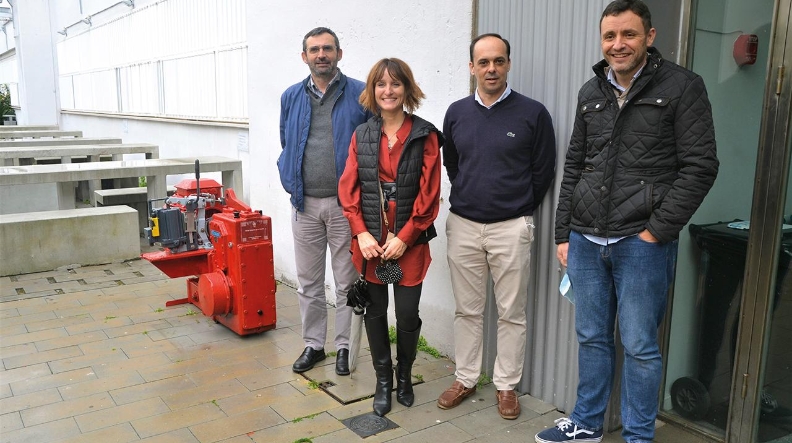 APMT Algeciras dona el motor de una portainer al museo de la ETSI APMT Algeciras dona el motor de una portainer al museo de la ETSI