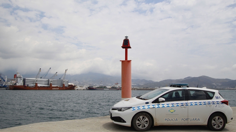 Los faros de la AP de Motril estrenan un sistema de control remoto Los faros de la AP de Motril estrenan un sistema de control remoto