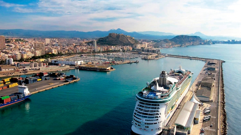 El Puerto de Alicante impulsa la colaboración universidad-empresa para el Fondo Ports 4.0 El Puerto de Alicante impulsa la colaboración universidad-empresa para el Fondo Ports 4.0