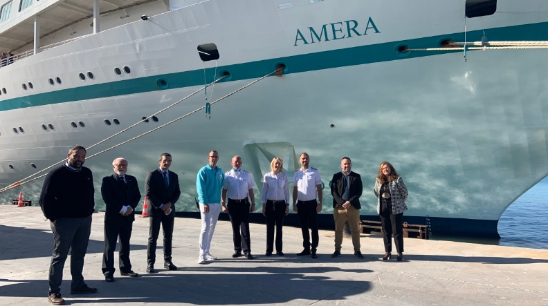 El "Amera" llega al Puerto de Castellón con 597 pasajeros El "Amera" llega al Puerto de Castellón con 597 pasajeros