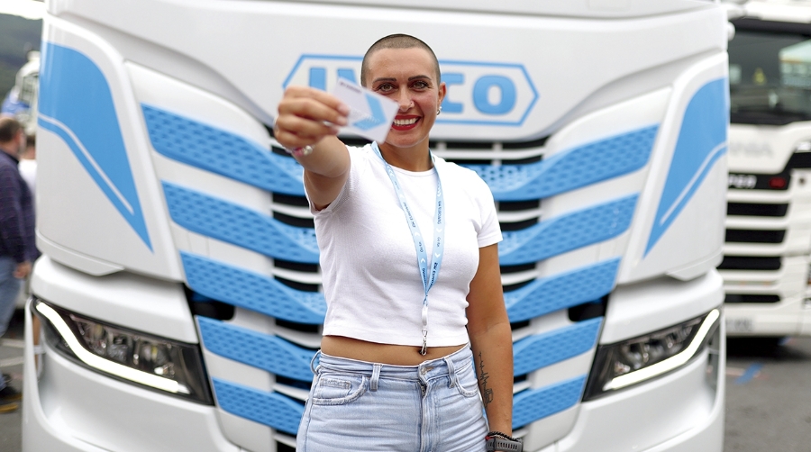 La carretera llora la pérdida de la conductora e influencer Oti Cabadas La carretera llora la pérdida de la conductora e influencer Oti Cabadas