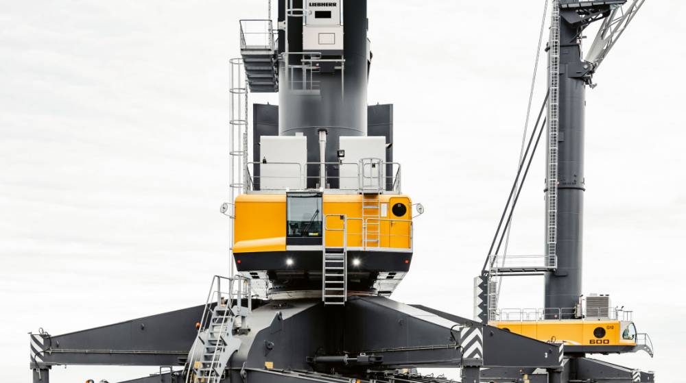 Liebherr presenta su nuevo elevador de gruista LiUP para gr&uacute;as m&oacute;viles portuarias