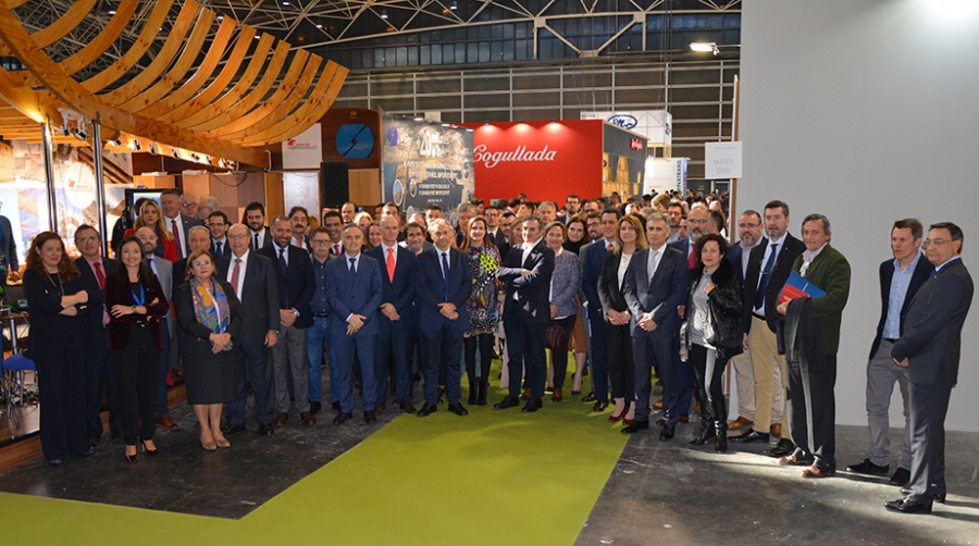 &quot;El tr&aacute;fico cer&aacute;mico en PortCastell&oacute; justifica por s&iacute; mismo la existencia de un puerto&quot;