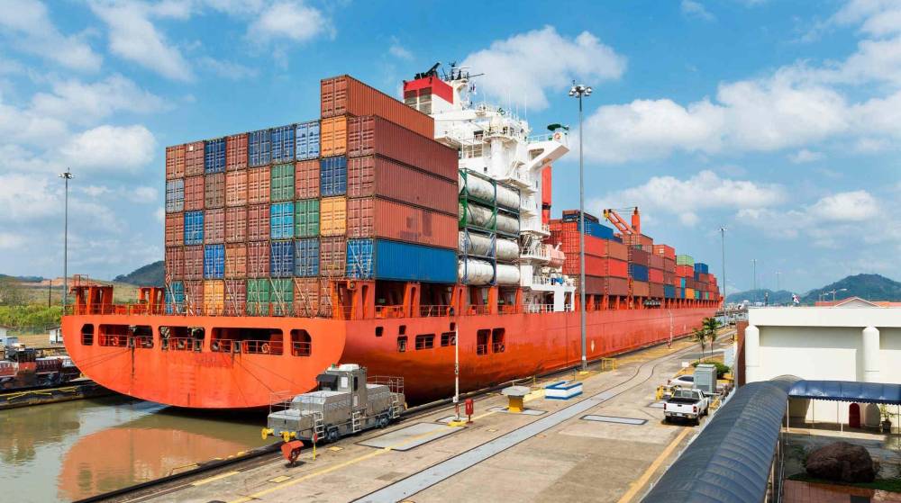 La sequía obliga al Canal de Panamá a ajustar su capacidad diaria de tránsito de buques