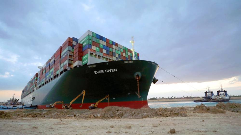 Navieras, Aduanas y Suez: los cargadores siempre pagan
