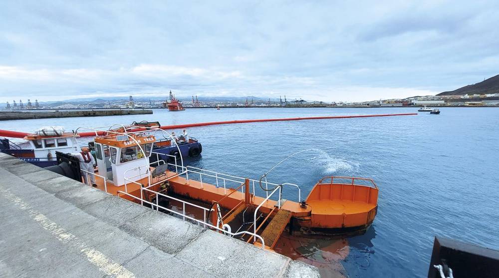 El Puerto de Las Palmas pone a prueba su capacidad de respuesta ante un vertido contaminante