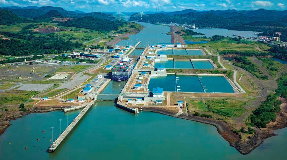 El Canal de Panamá alivia las restricciones y eleva a 24 los tránsitos diarios desde enero