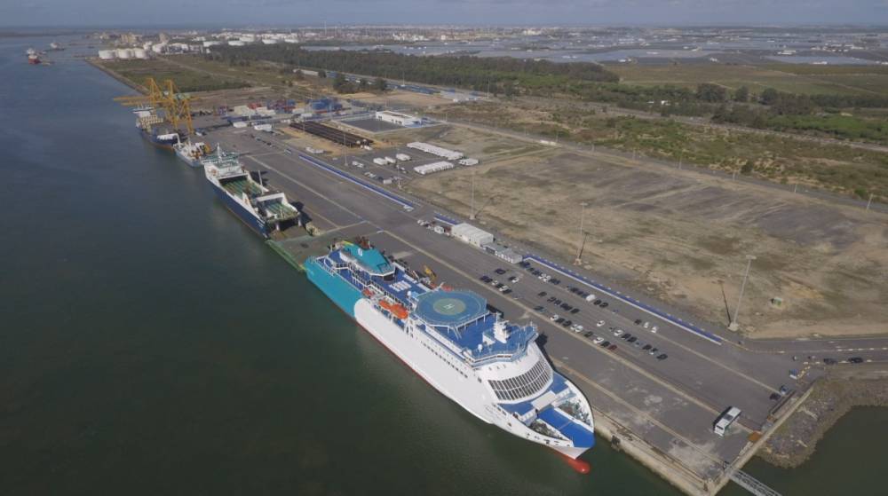 La AP de Huelva resalta la utilidad del puerto en el sector hortofrut&iacute;cola