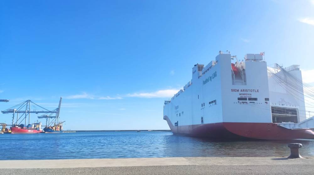 Tarragona recibe el primer buque a GNL que atraca en el Port