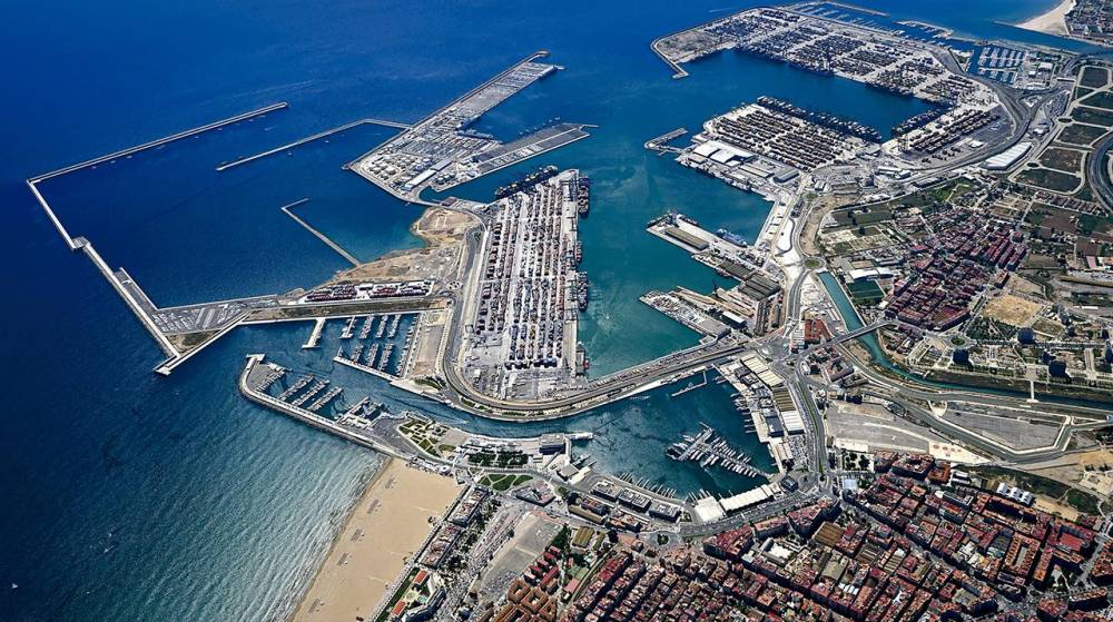 El tráfico de contenedores crece cerca del 10% en Valencia hasta febrero
