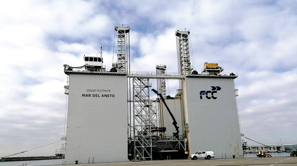 El Port de Tarragona comienza las obras del Moll de Balears con el dique flotante de FCC
