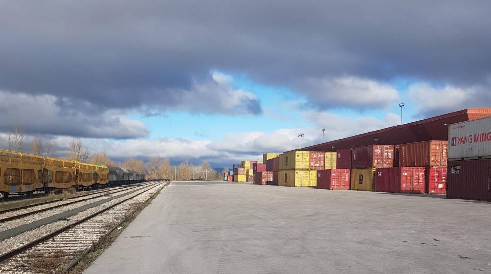 Adif arrienda 34.000 metros cuadrados en la terminal de mercancías de Noáin