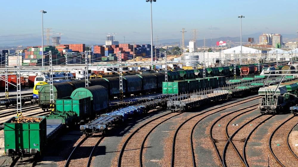 Mitma promueve la participación de España en el desarrollo de la red ferroviaria de Emiratos