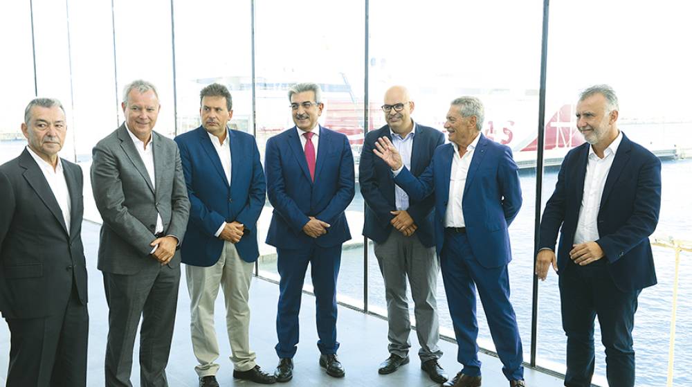 El presidente del Gobierno de Canarias aplaude la &ldquo;impresionante&rdquo; nueva terminal de Armas Trasmediterr&aacute;nea en el Puerto de La Luz
