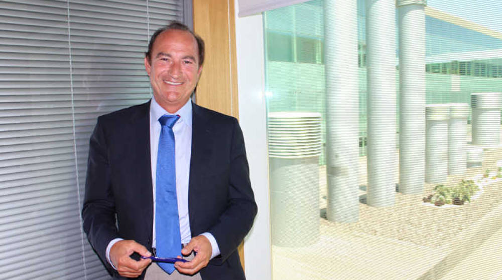 Eduardo jefe de la división de Carga del Aeropuerto "El Prat alcanzar