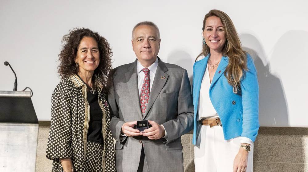 Pere Navarro recibe el premio 2023 de la asociación Women in Real Estate Spain