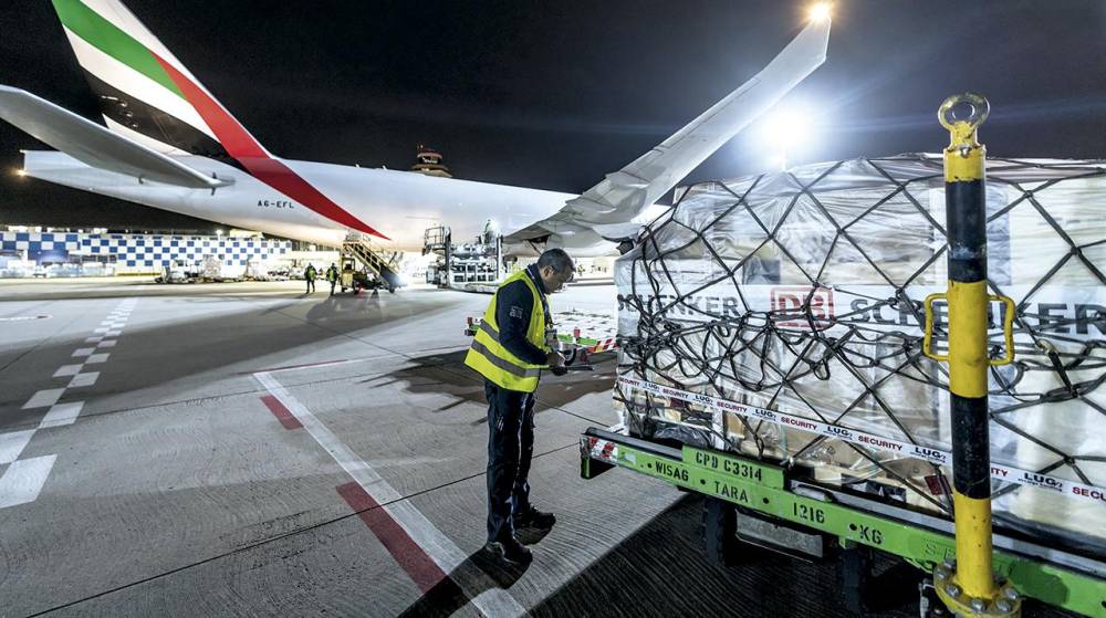 Emirates SkyCargo optimiza el proceso de reserva de carga aérea con DB Schenker