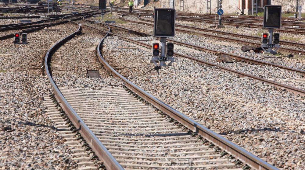 Los servicios ferroviarios de mercancías descendieron un 4% hasta febrero