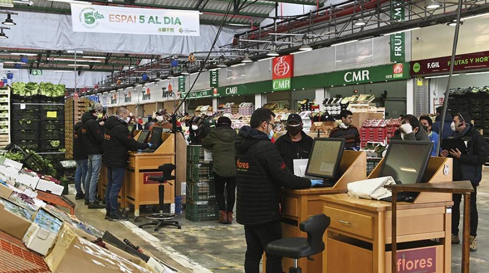 Mercabarna mantiene el volumen de trabajo para garantizar el suministro durante la crisis