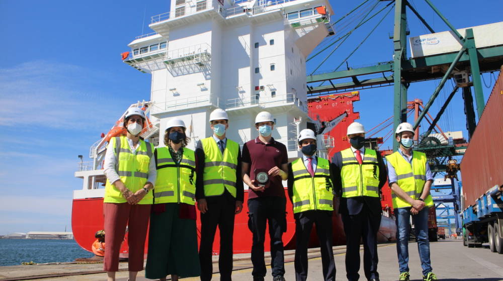 El &ldquo;Containerships Borealis&rdquo; es el primer buque de GNL que atraca en el Puerto de Bilbao