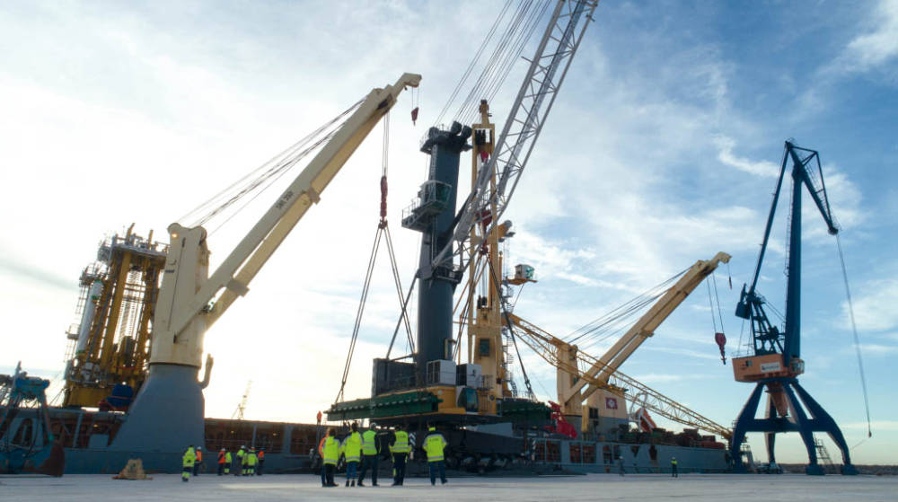 Terminal Mar&iacute;tima del Grao incorpora una nueva gr&uacute;a de 104 toneladas a su operativa