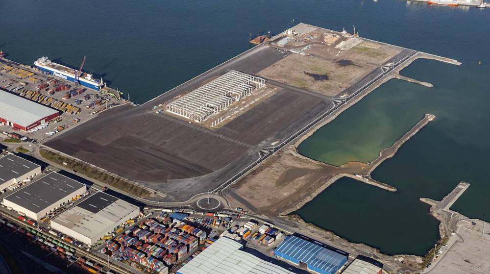 El Puerto de Bilbao analiza la ubicación de una terminal de contenedores en el Espigón Central
