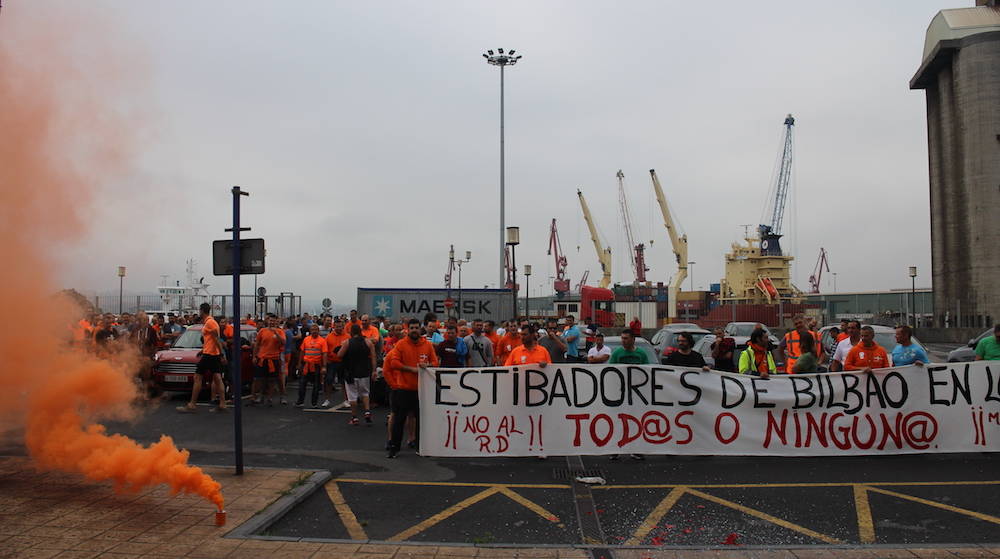 Los estibadores de Bilbao refuerzan su presi&oacute;n ejerciendo desde hoy la huelga&nbsp;&nbsp;&nbsp;