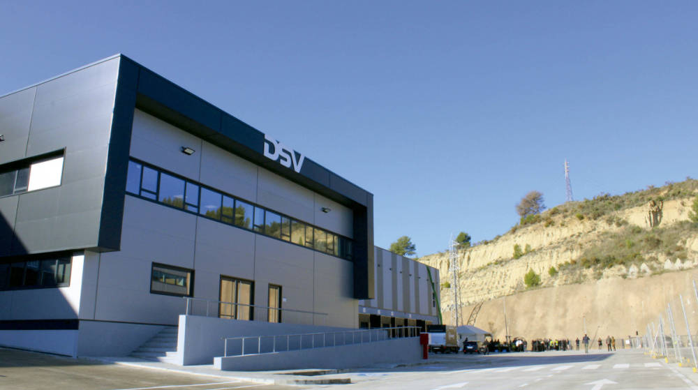 DSV recibe las llaves de su nueva plataforma multiplanta en Barcelona