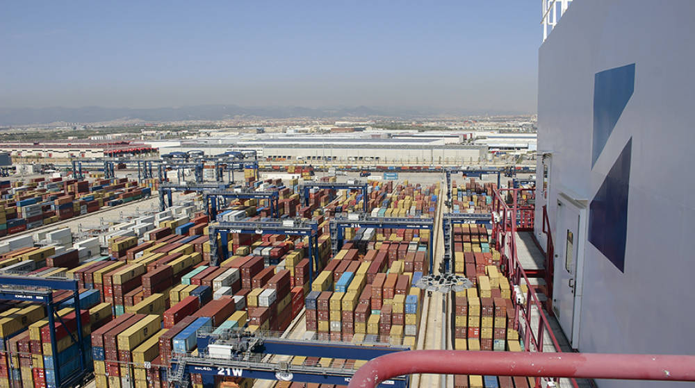 El tr&aacute;fico de contenedores aumenta un 8% en el Puerto de Barcelona hasta mayo