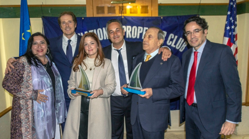 Propeller Sevilla reconoce la trayectoria profesional de Roberto