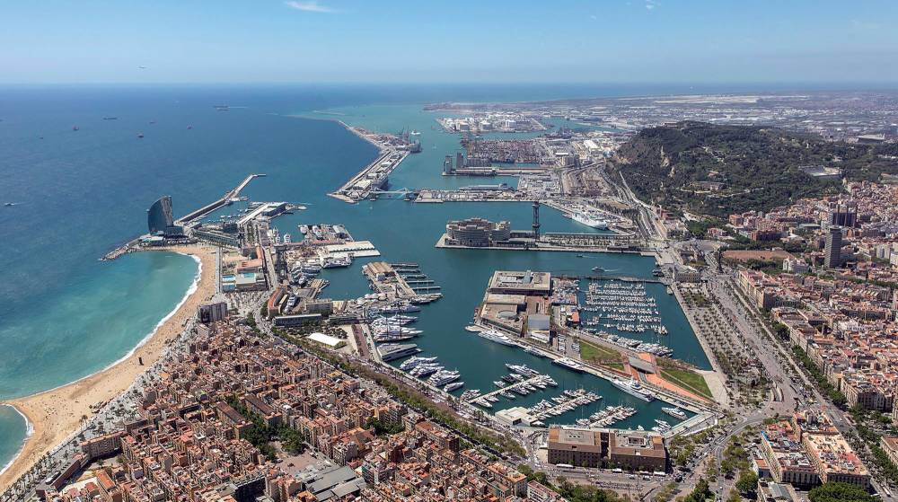La comunidad portuaria de Barcelona tiende su mano a la colaboración con Lluís Salvadó