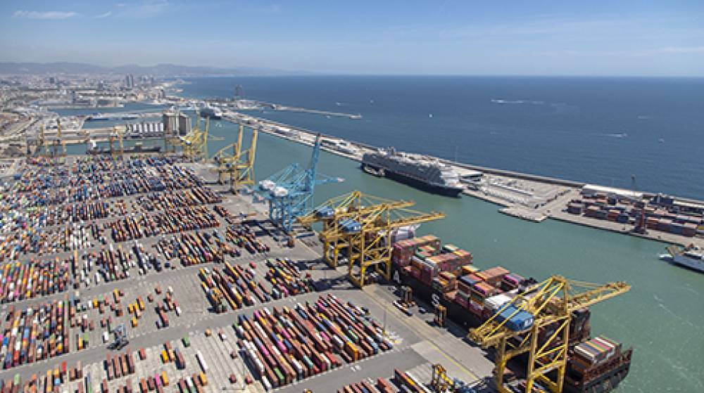 El tr&aacute;fico de contenedores del Puerto de Barcelona crece un 2,8% hasta julio