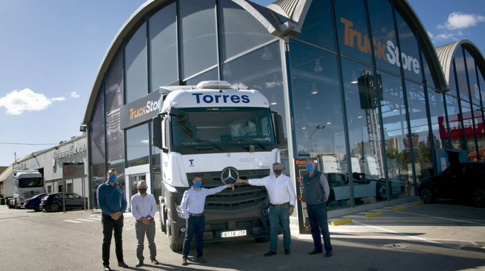 Grupo Torres refuerza su flota con 12 tractoras Mercedes-Benz adquiridas en TruckStore