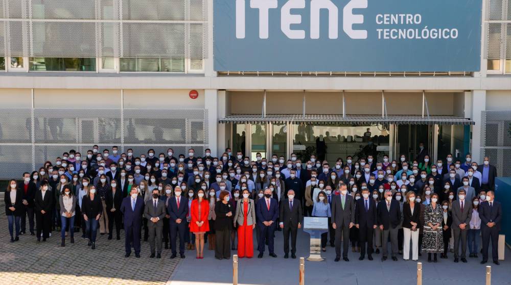 Felipe VI visita el centro de Itene en su 25 aniversario