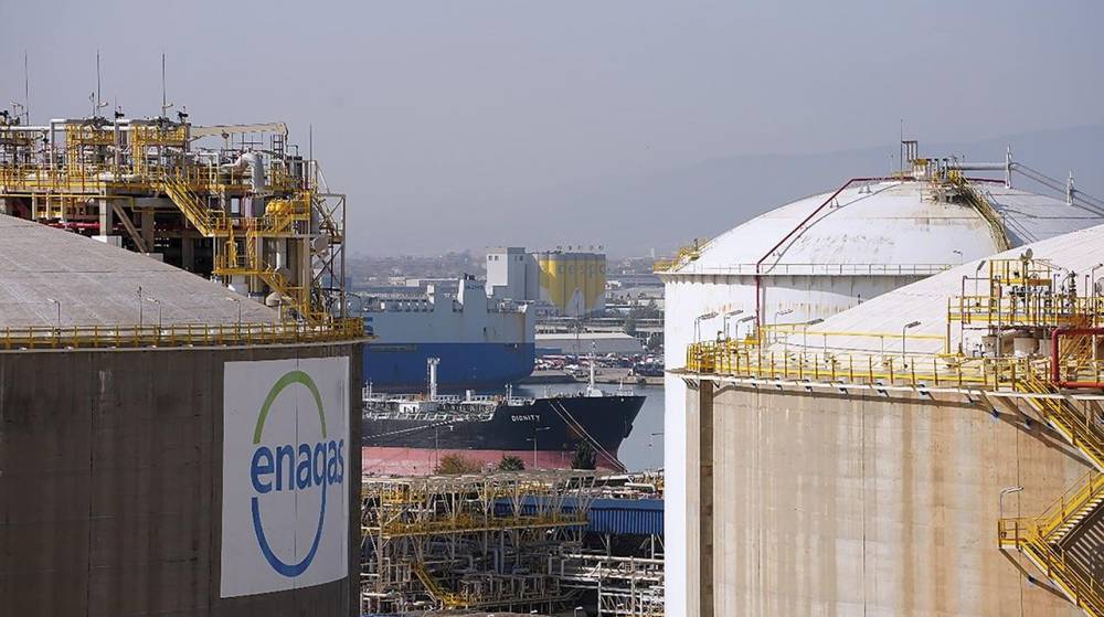 El tráfico de granel líquido en el Port de Barcelona coge aire en abril impulsado por el gas natural