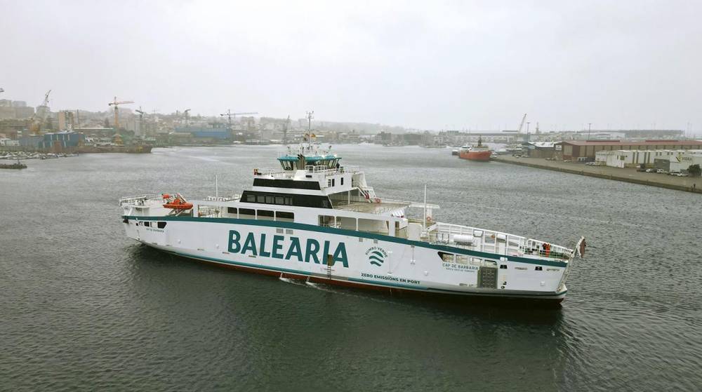 Baleària prueba con éxito en Vigo el primer ferry eléctrico