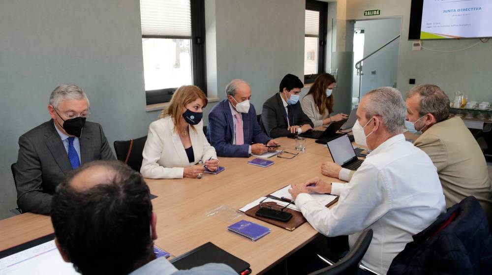 La AP de Huelva y HuelvaPort aúnan esfuerzos para mejorar la competitividad del puerto