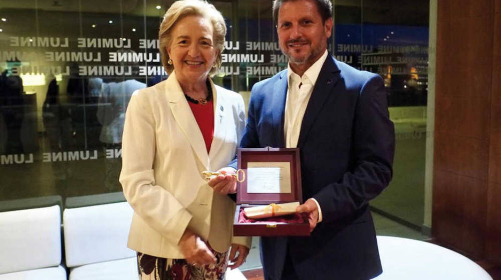 Cariñoso Insignia Cien años Josep Andreu recibe la Llave de Oro de la Cámara de Comercio de Tarragona