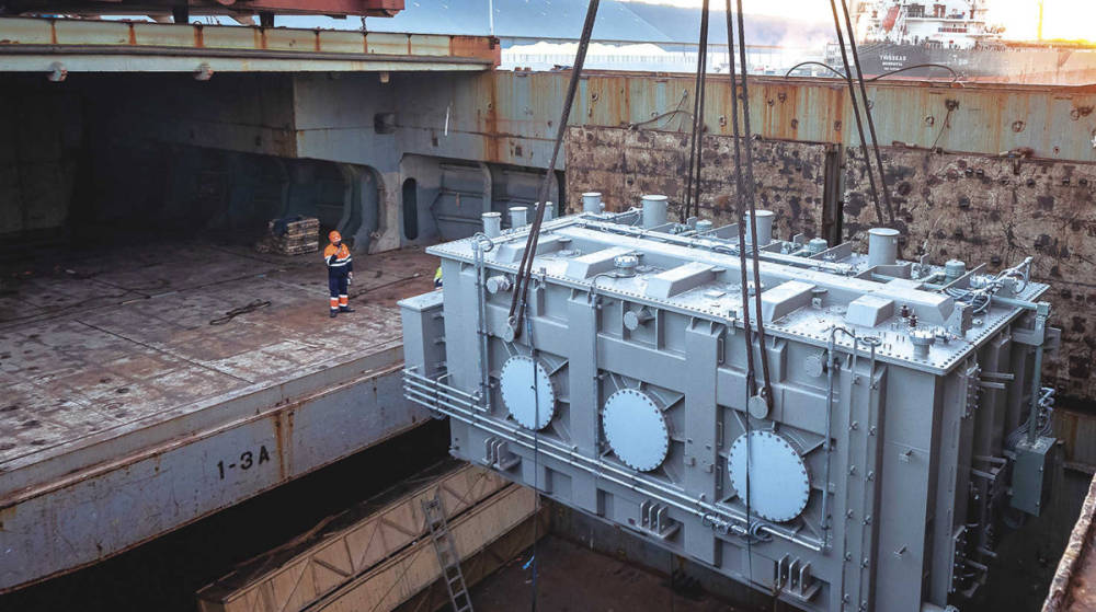 TMC y Atlas Mediterr&aacute;neo descargan dos transformadores en el puerto de Escombreras