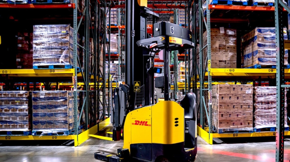 DHL implanta carretillas y transpaletas aut&oacute;nomas en sus centros log&iacute;sticos